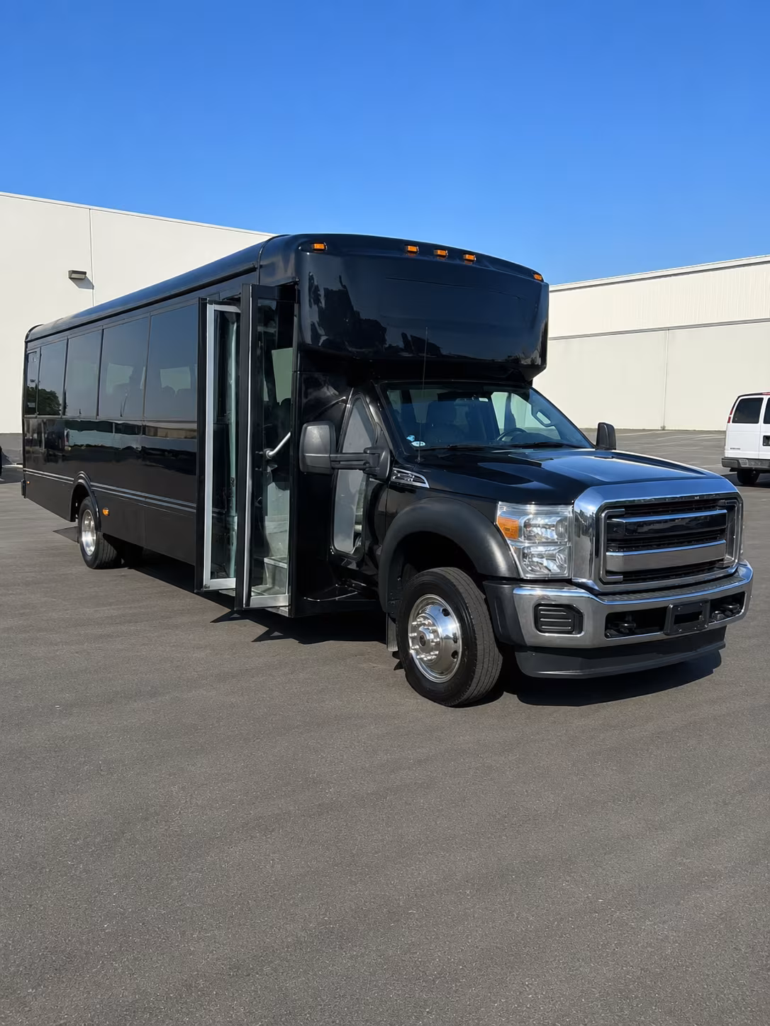 Miami Birthday, Sweet 16, & Quinceañera Transportation party bus interior